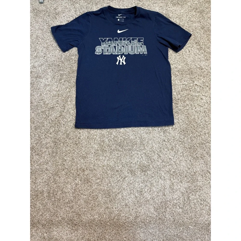 Yankee Stadium NY Nike T-Shirt Kids Medium 10/12 Navy Blue Graphic Tee Unisex